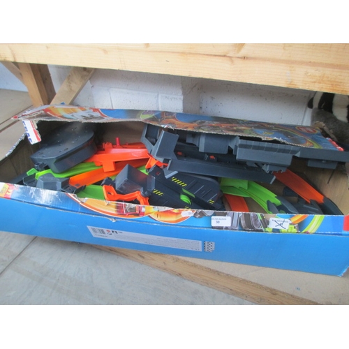 30 - Hotwheels motorised set