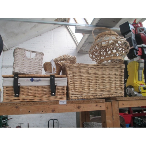 37 - Lot inc wicker picnic basket, wicker magazine rack, woven candle holder, etc