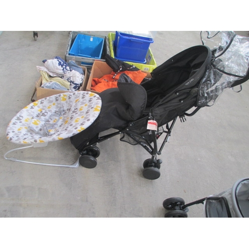 107 - Lot inc Red Kite buggy and baby chair