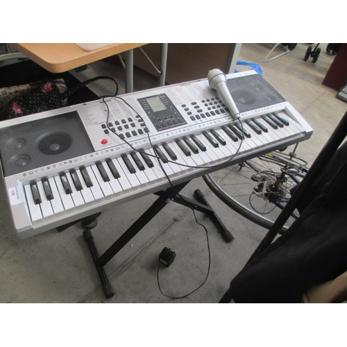 135 - Playon Keyboard with microphone, stand and power lead