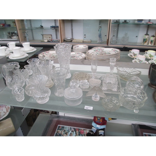 200 - Collection of decorative glassware