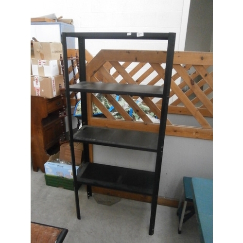 635 - A small metal 4 tier shelf stand