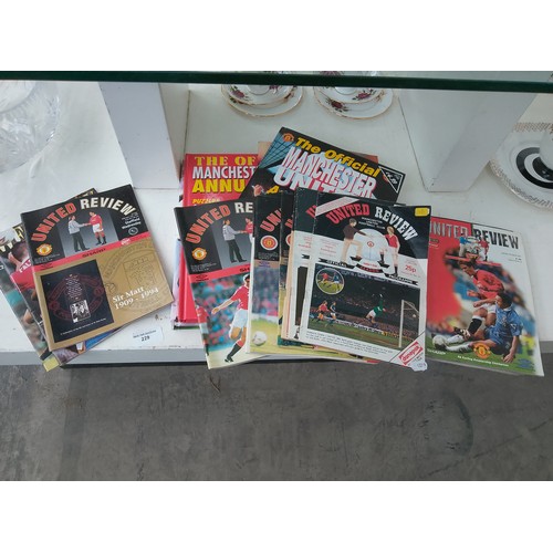 229 - Selection of Manchester United books and match programmes