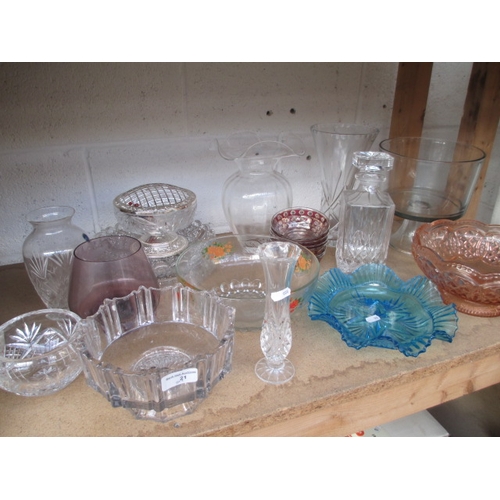 21 - Collection of decorative glassware