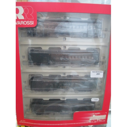 251 - Rivarossi RT600231 60' HWT passenger car set