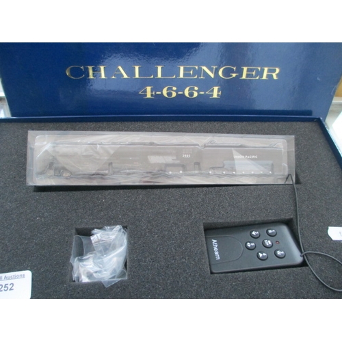 252 - Athearn Challenger 4-6-6-4 locomotive set