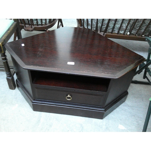 628 - A retro STAG corner TV stand with drawer