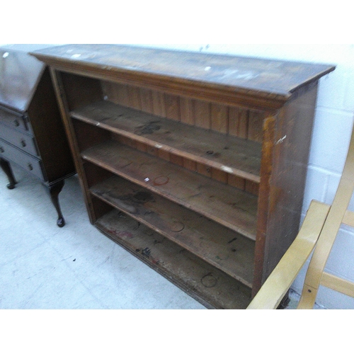 651 - A large vintage 4 tier open shelf unit