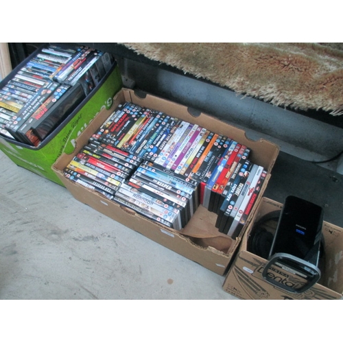 376 - Lot inc DVDs and headphones