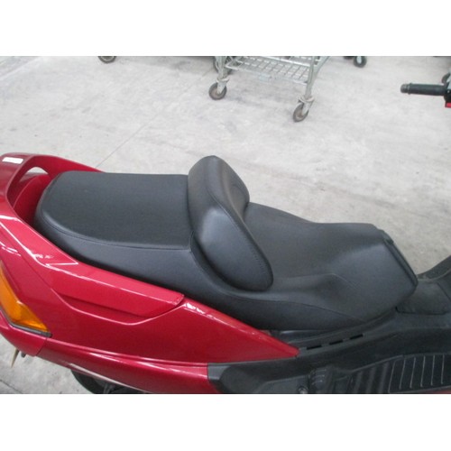 436 - Yamaha 250cc scooter, 21468 miles on the clock. Reg S804 CMA. In full working order