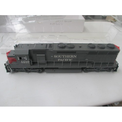 240 - Two Athearn Ready to Roll locomotives