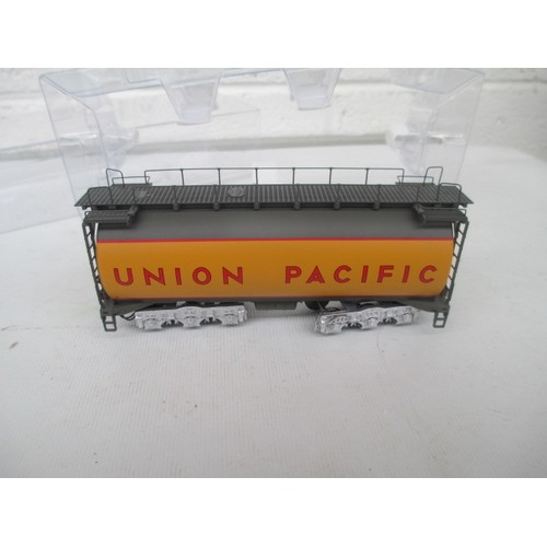 270 - Athearn Union Pacific locomotive