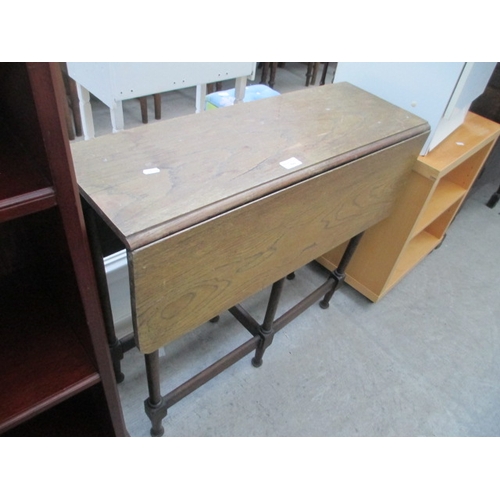 622 - A small vintage gate leg table - a/f