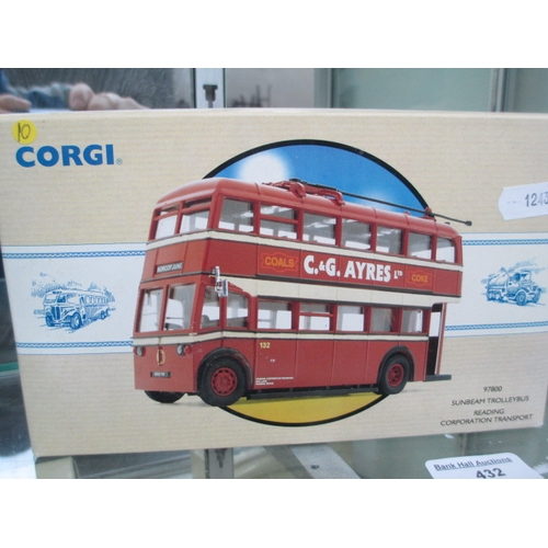 432 - Corgi double decker model