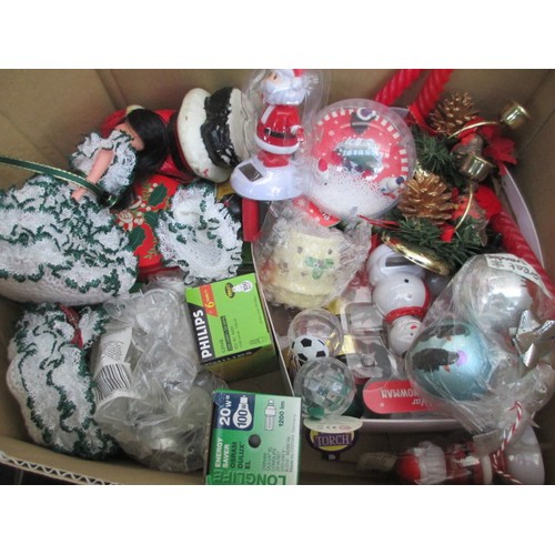 126 - Lot inc Christmas tree and decorations