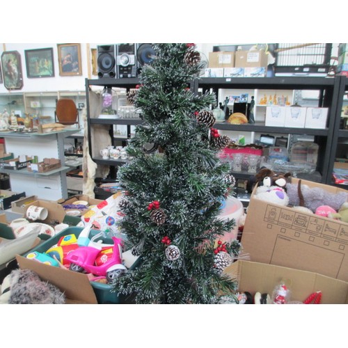 126 - Lot inc Christmas tree and decorations