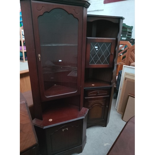 640 - 2 x vintage corner cabinets