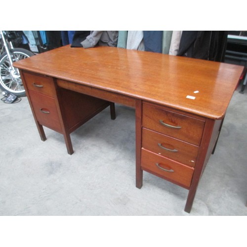 632 - Oak desk