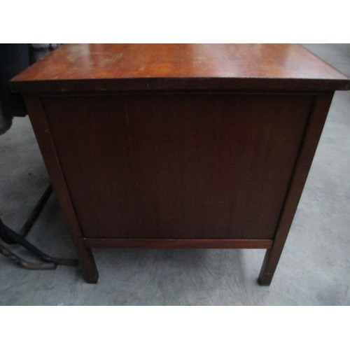 632 - Oak desk