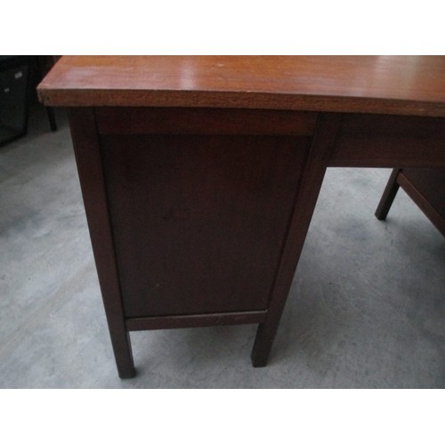 632 - Oak desk