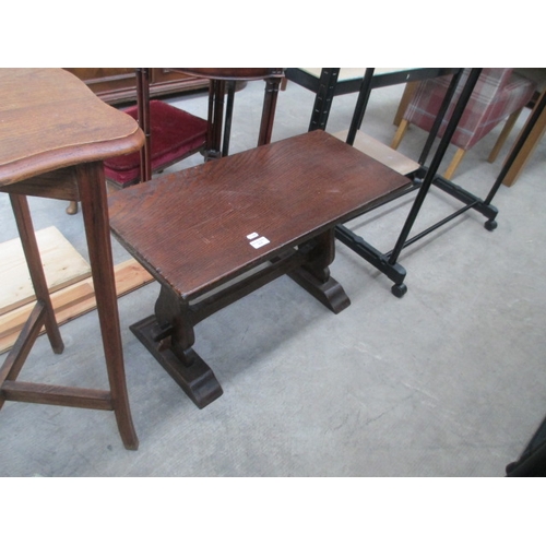 618 - A small vintage refectory style occasional table