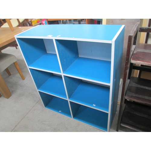 620 - An open shelf storage stand