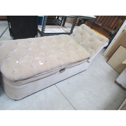 633 - A buttoned fabric Chaise Longue with under seat storage