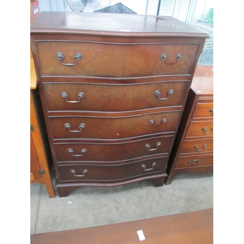 672 - A vintage bow front mahogany 5 drawer chest - 2 x missing handles