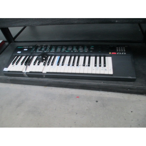 154 - Yamaha PSR-75 keyboard with power lead, working