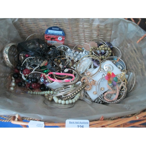 226 - Basket of assorted jewellery