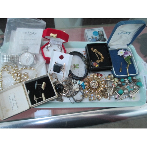 228 - Collection of assorted jewellery and watch