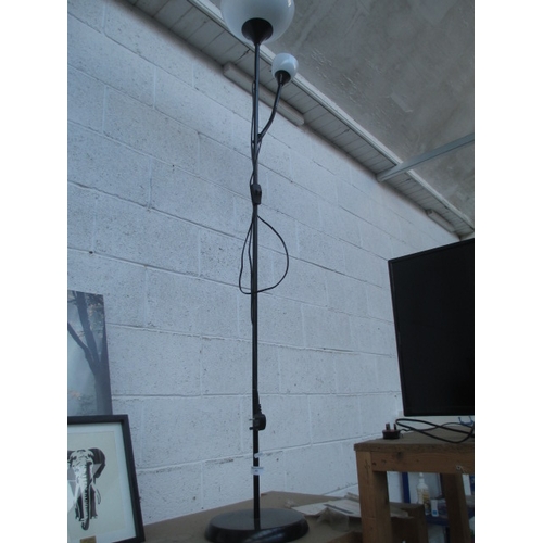 43 - Modern floor standing lamp