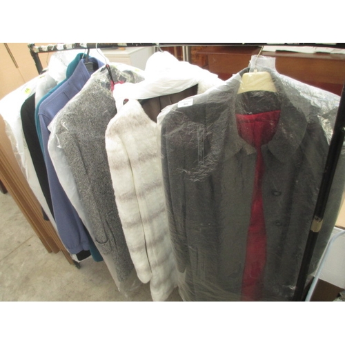 607 - 8 x assorted coats