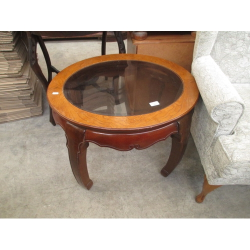 682 - A vintage oval lamp table with glass top insert