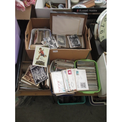 101 - Quantity of assorted vintage postcards