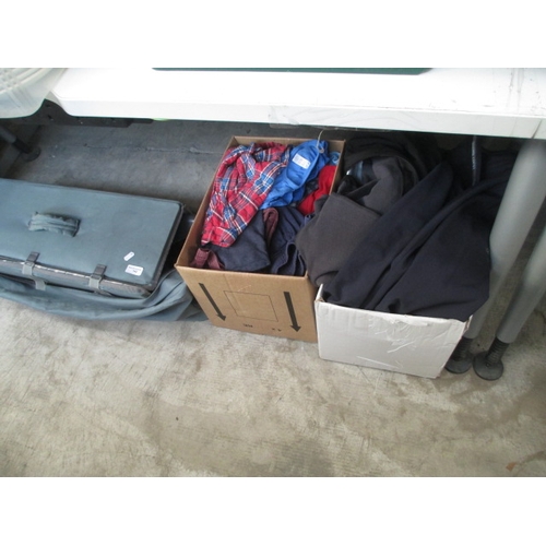 142 - Lot inc travel cot and two boxes of clothing