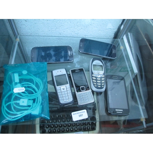 397 - Two iPods and six assorted mobile phones