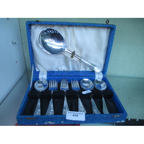 438 - Canteen of cutlery