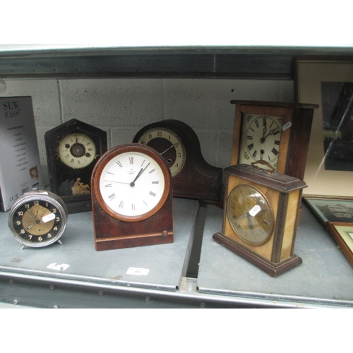 353 - Six assorted vintage clocks