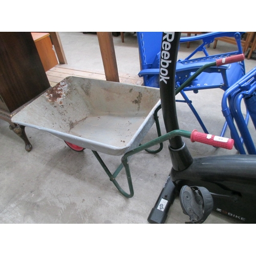 678 - A wheelbarrow