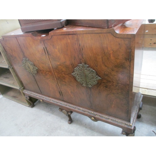 680 - A large antique 4 door mahogany sideboard cabinet with shelved interior and decorative shell carved ... 