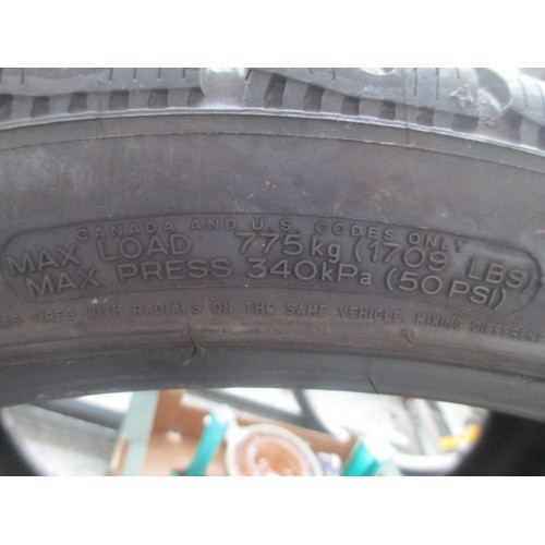 163 - Large tyre. Check extra pictures for sizes and details of the tyre