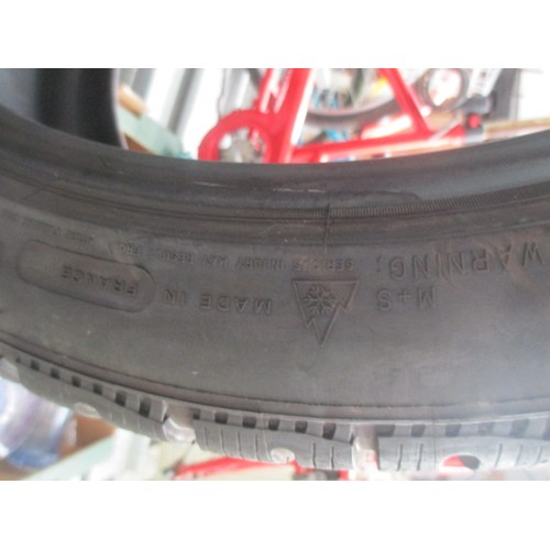 163 - Large tyre. Check extra pictures for sizes and details of the tyre