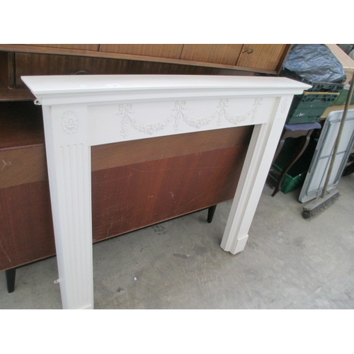 671 - A vintage style fire surround