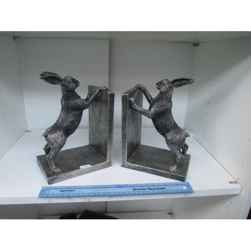 425 - Pair of hare bookends