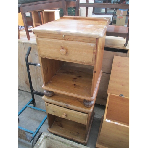 727 - A pair of vintage pine bedsides