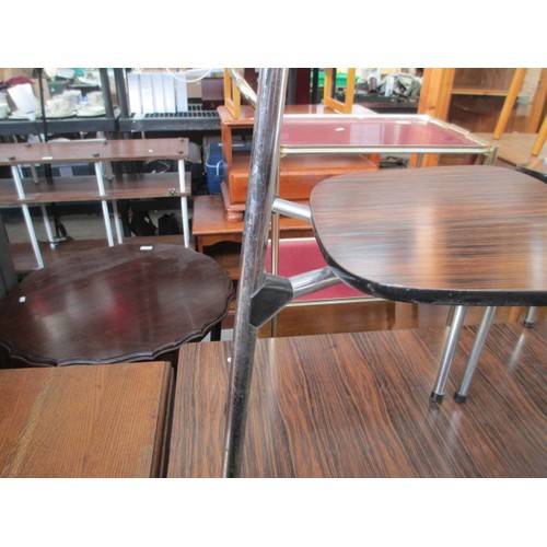 696 - A retro chromed frame dining/breakfast table and 3 x chairs