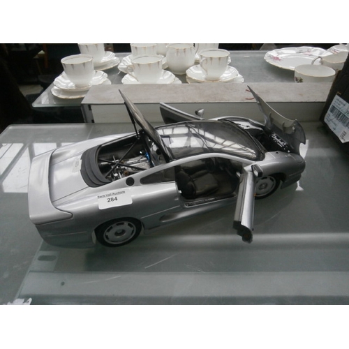 284 - Maisto Jaguar model car
