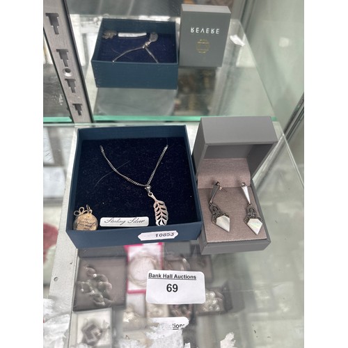 69 - Silver necklace with two silver pendants and silver earrings, all 925