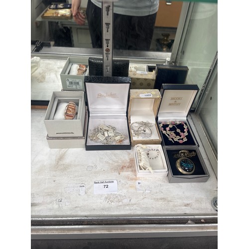72 - Selection of boxed jewellery